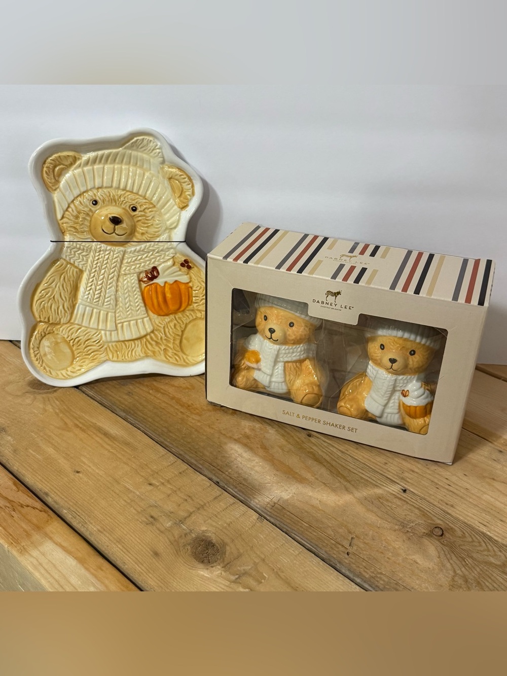 Dabney Lee NWT Pumpkin Teddy Bear Salt & Pepper Shakers & Platter Set NEW
